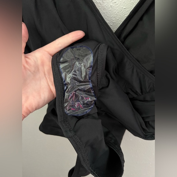 New Miraclesuit Oceanus One Piece in Black Size 12 - Picture 6 of 8